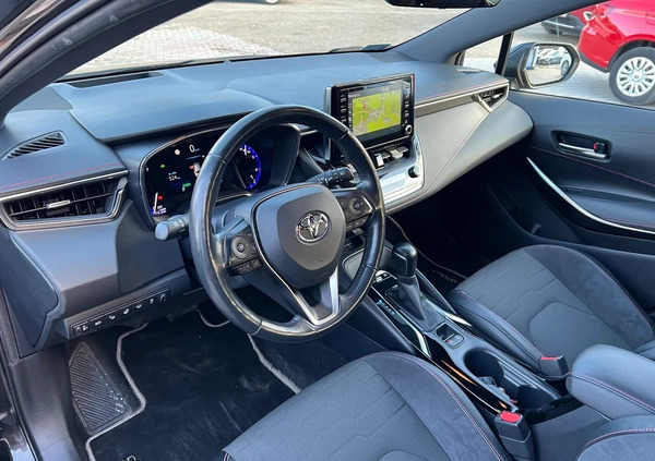 Toyota Corolla cena 99999 przebieg: 83652, rok produkcji 2019 z Witnica małe 562